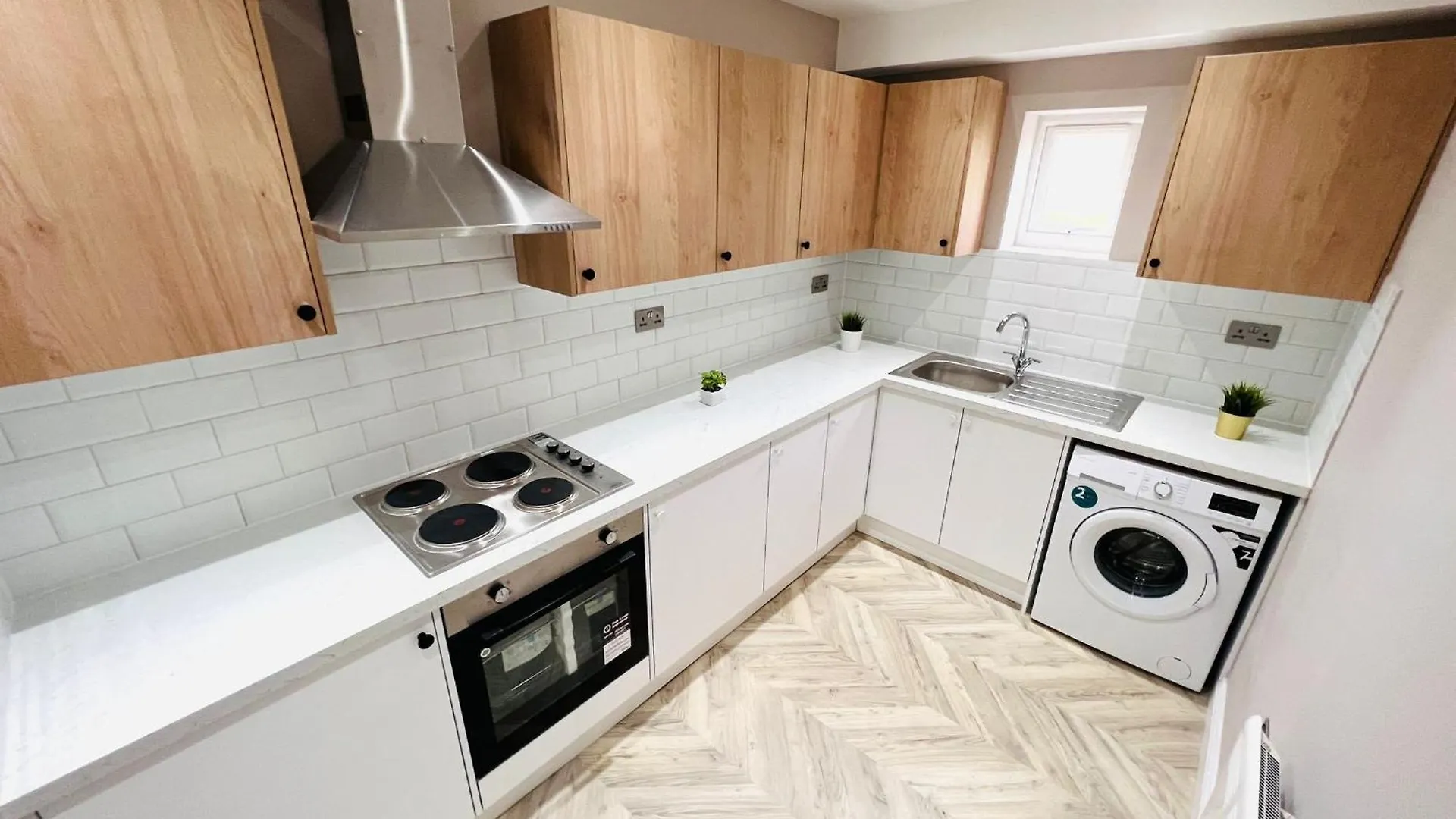 London Heathrow Airport Top Studios Only 5 Mins To Airport West Drayton  0*, West Drayton (Middlesex)