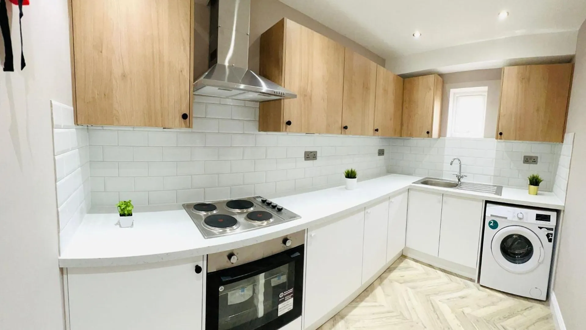 Guest house London Heathrow Airport Top Studios Only 5 Mins To Airport West Drayton