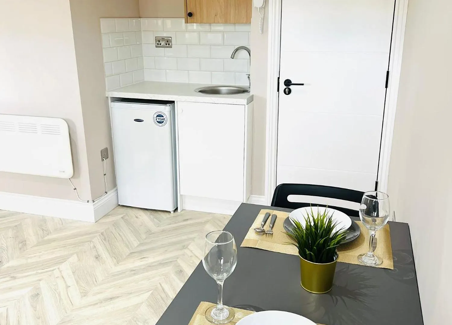 London Heathrow Airport Top Studios Only 5 Mins To Airport West Drayton  West Drayton (Middlesex)